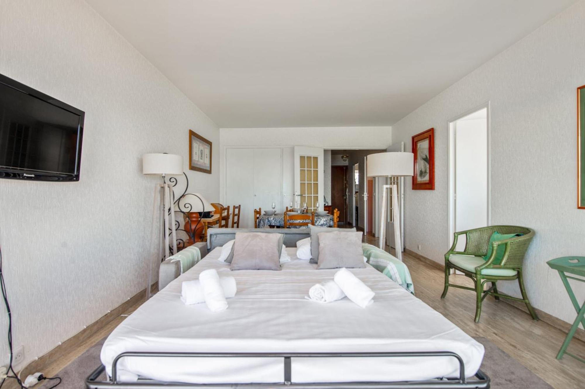Le Balcon Sur La Baie - Welkeys Apartment Cagnes-sur-Mer Luaran gambar