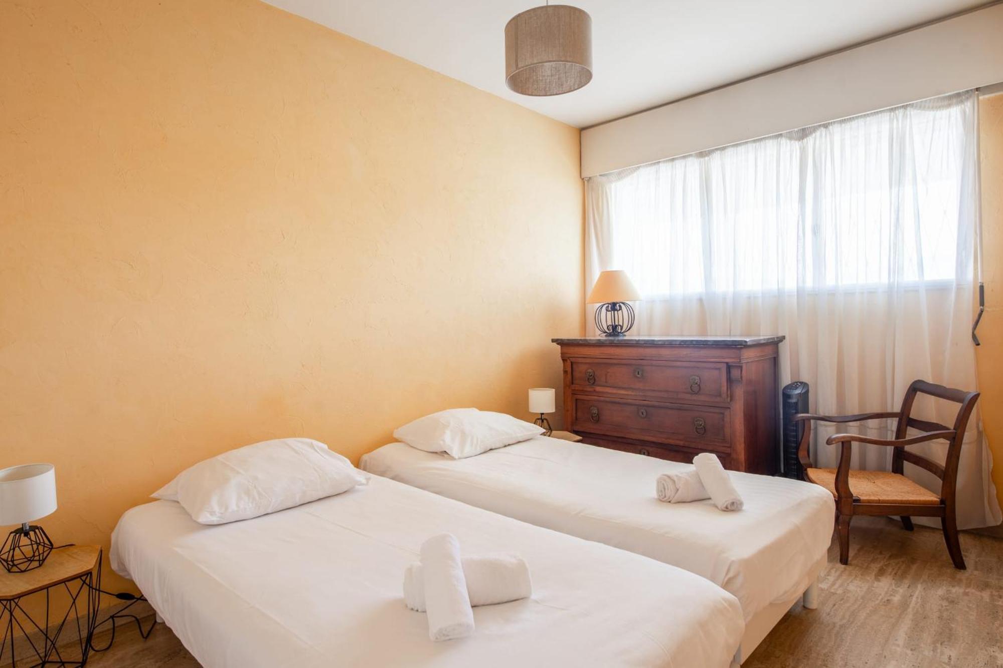 Le Balcon Sur La Baie - Welkeys Apartment Cagnes-sur-Mer Luaran gambar