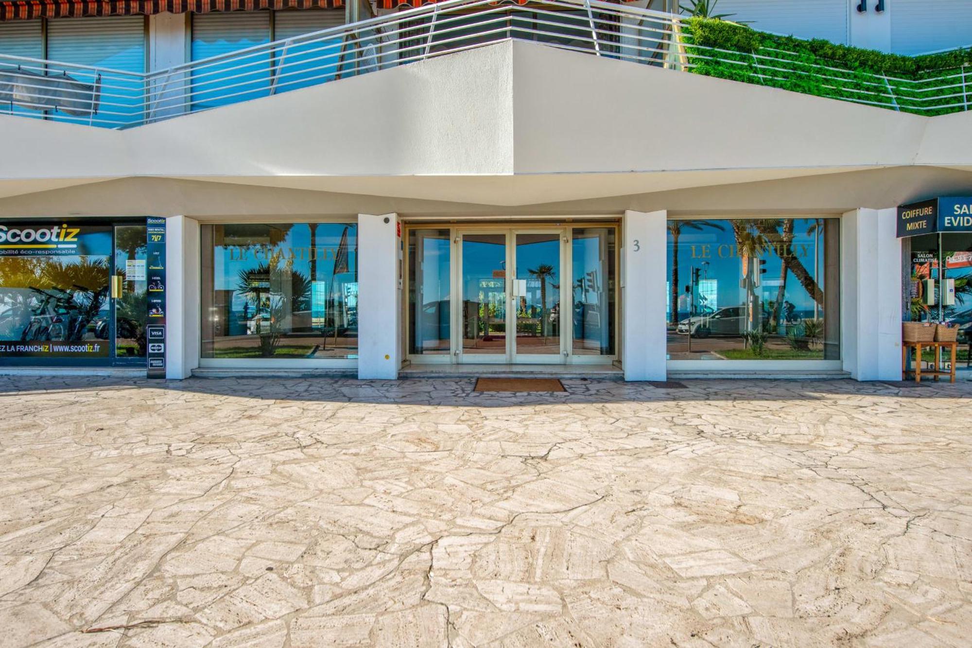 Le Balcon Sur La Baie - Welkeys Apartment Cagnes-sur-Mer Luaran gambar